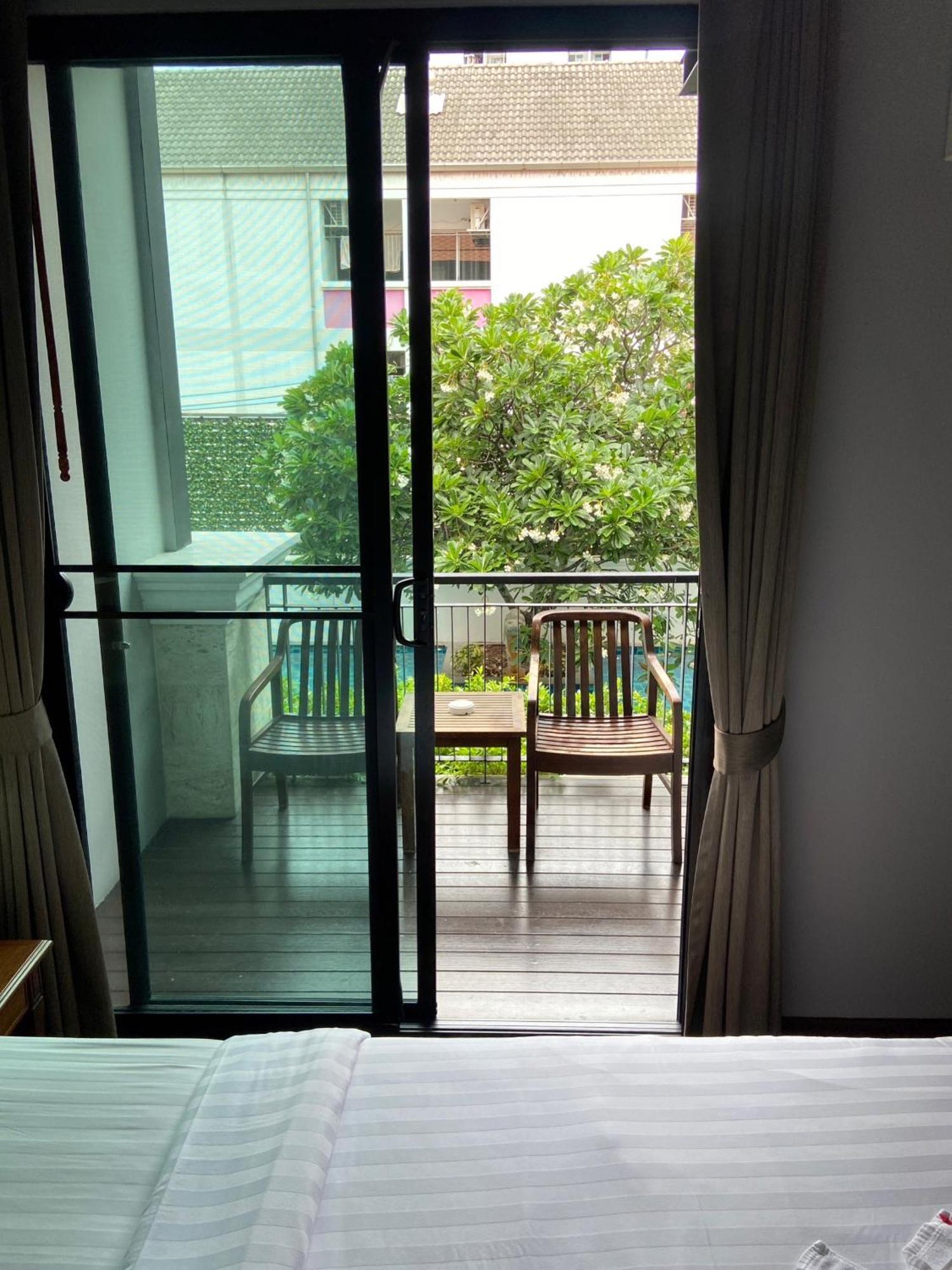 Yotaka Bangkok Hotel Extérieur photo